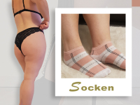 Weiß/Rosa Baumwollsocken getragen